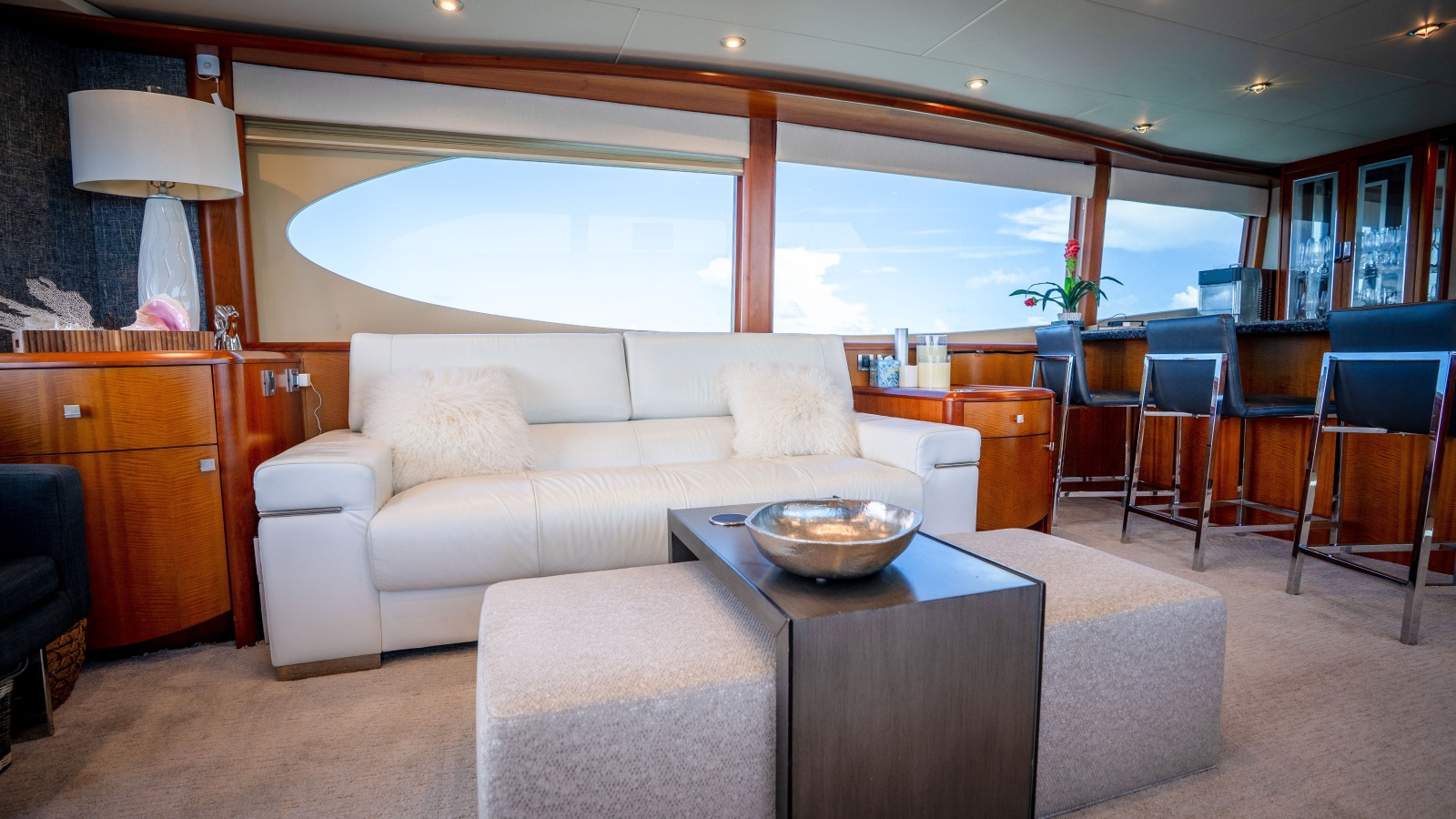 2006 Lazzara Yachts Skylounge — VOYAGER