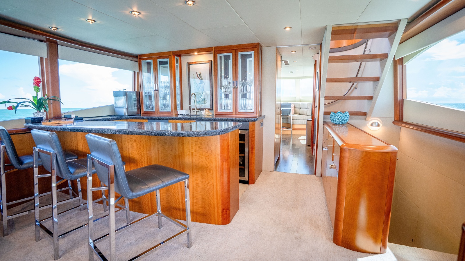 2006 Lazzara Yachts Skylounge — VOYAGER