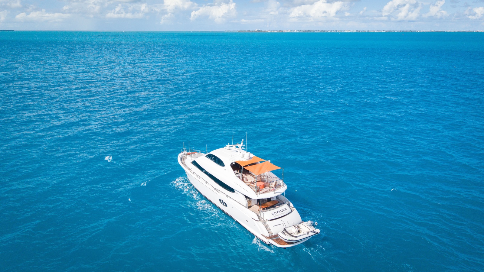 2006 Lazzara Yachts Skylounge — VOYAGER