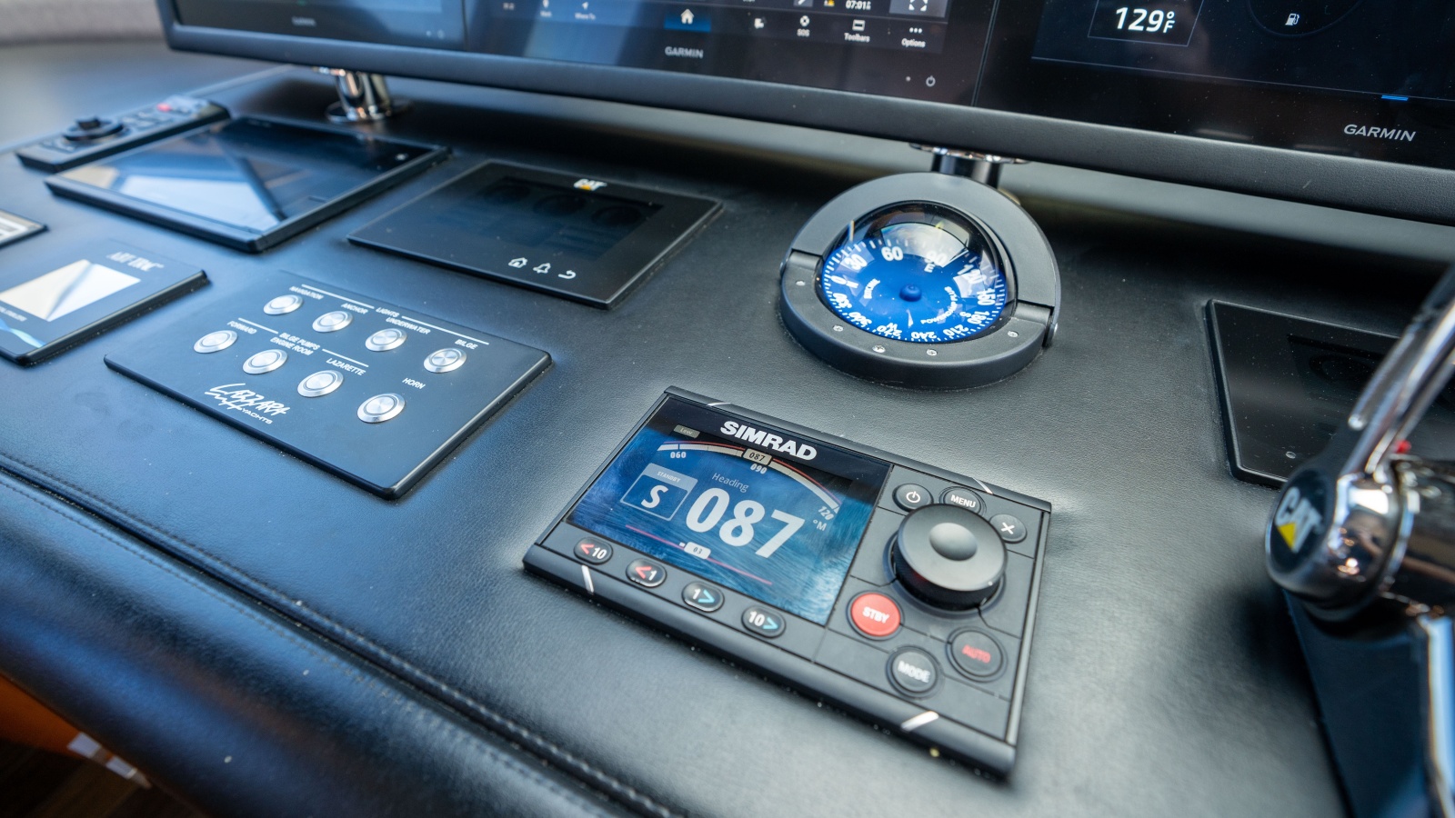 2006 Lazzara Yachts Skylounge — VOYAGER