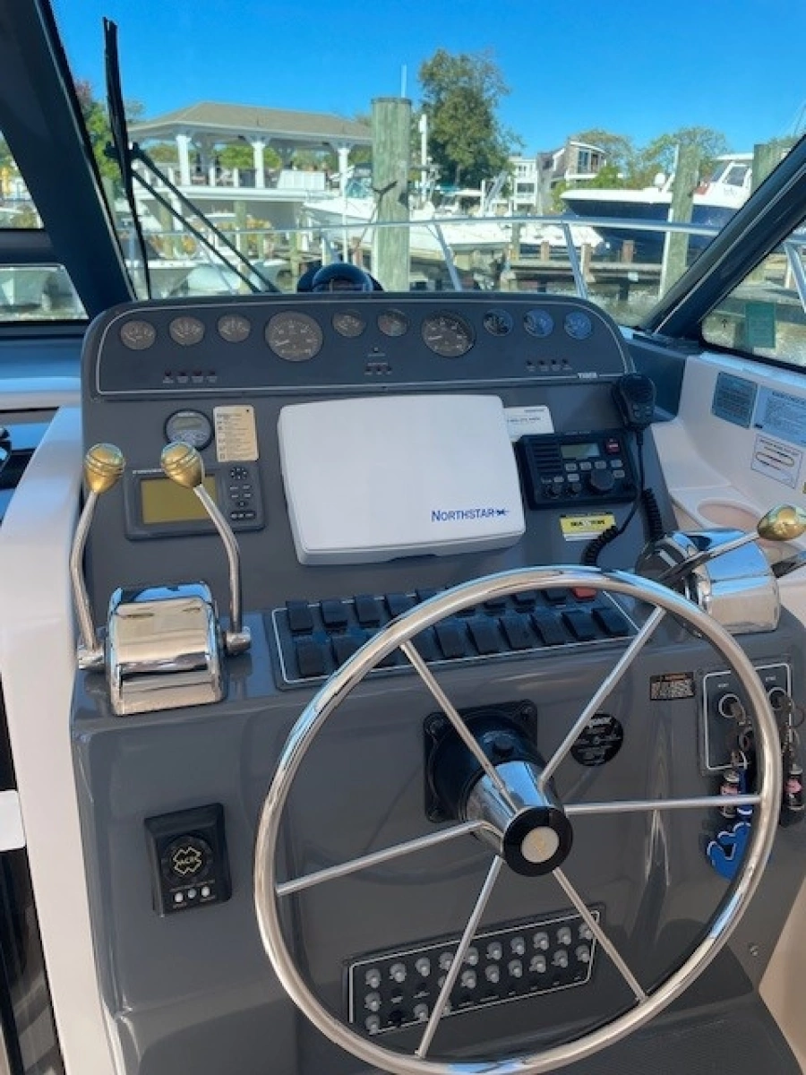 2004 Tiara Yachts 3200 Open