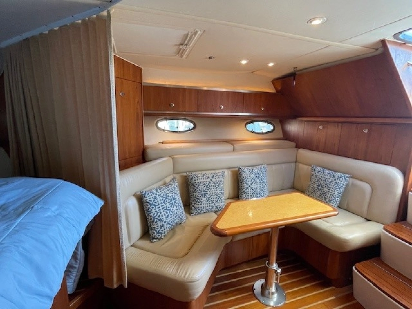 2004 Tiara Yachts 3200 Open