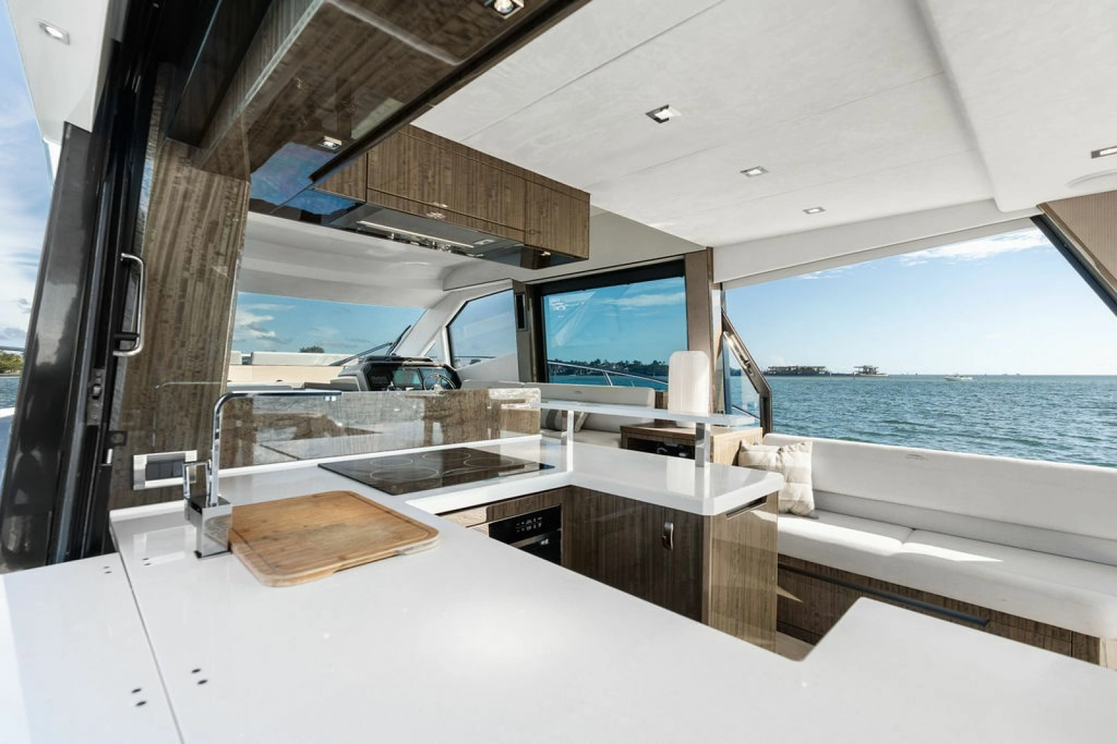 2021 Galeon 