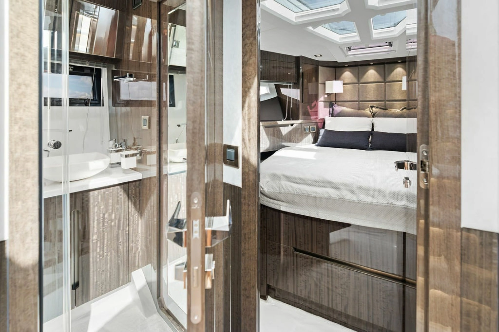 2021 Galeon 
