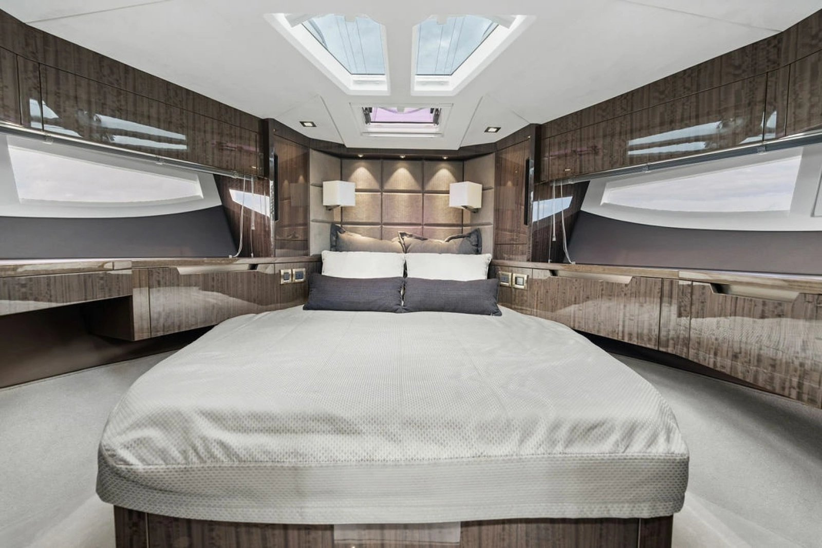 2021 Galeon 