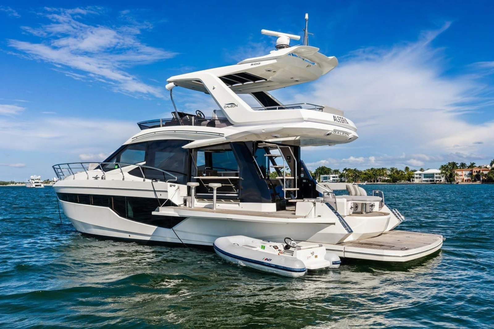 2021 Galeon 