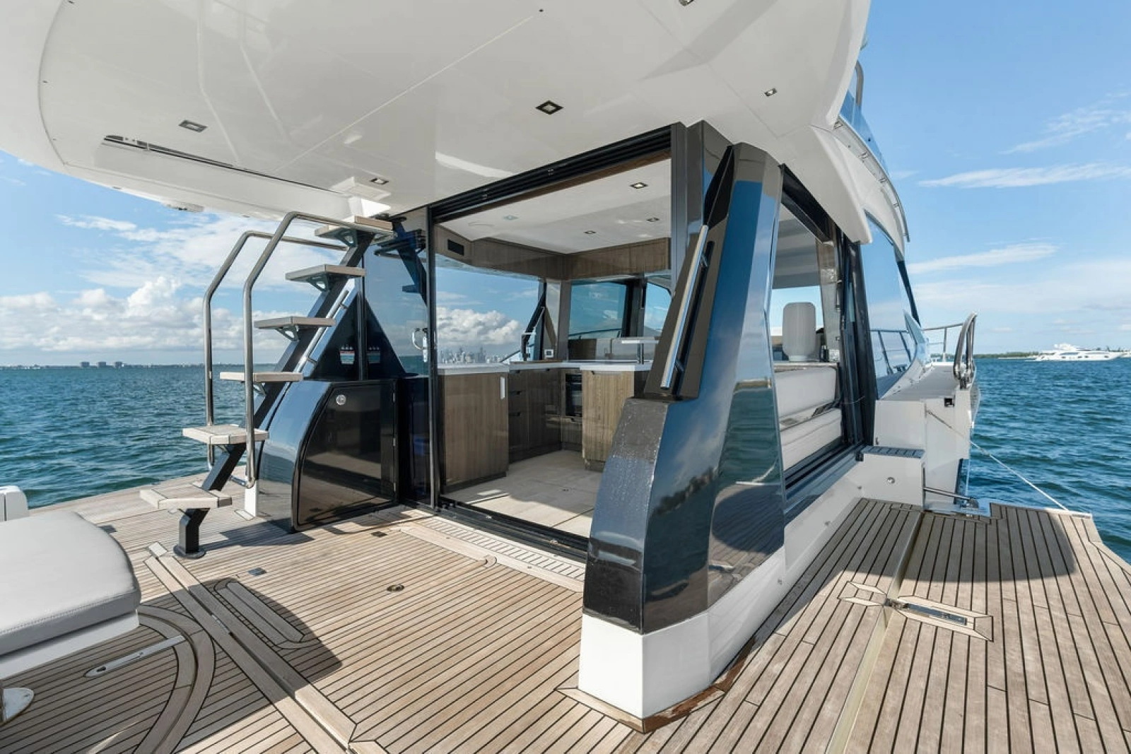 2021 Galeon 