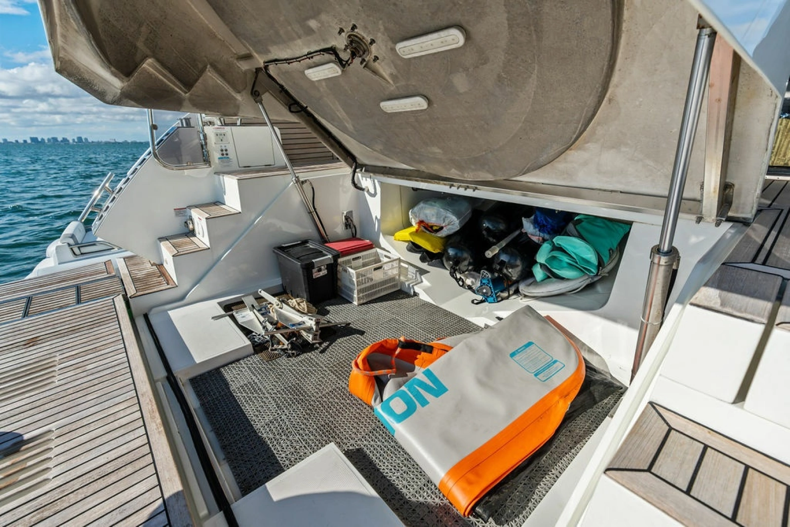 2021 Galeon 