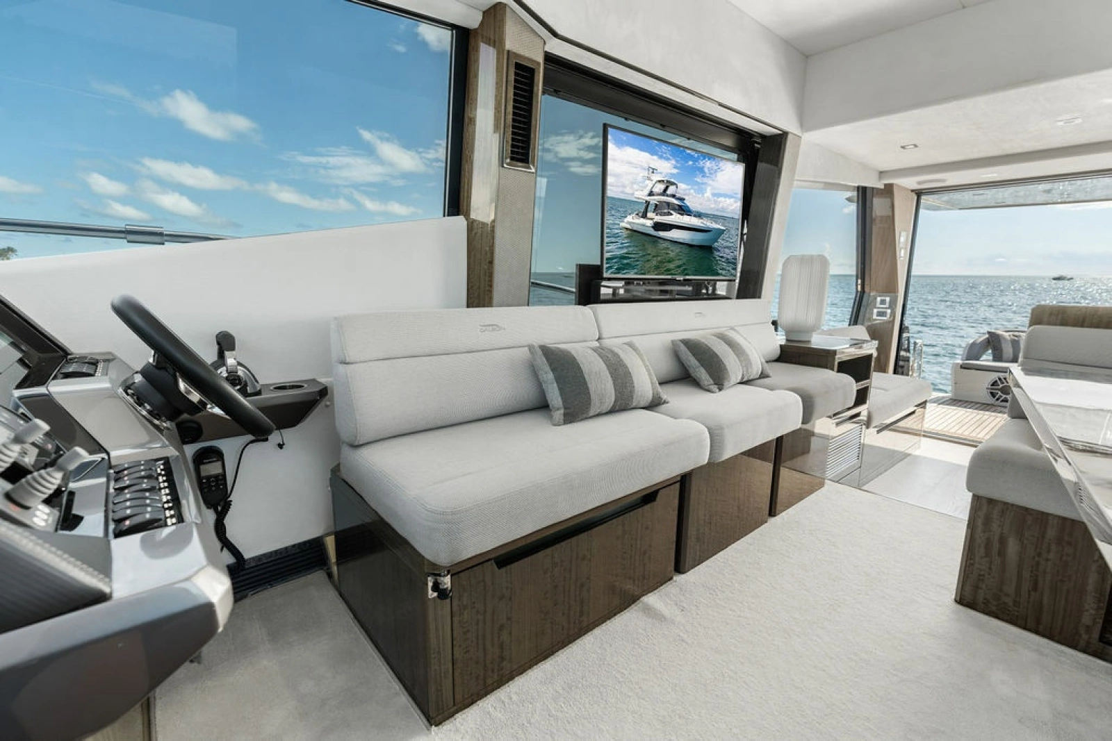 2021 Galeon 