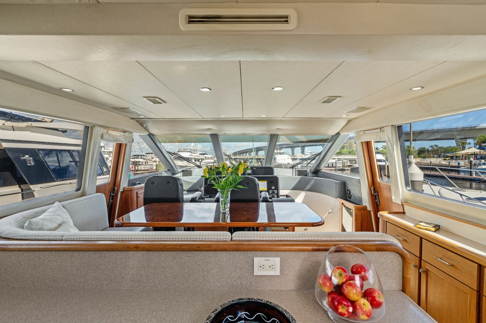 2001 Pacific Mariner 65 — Lucky Lucky