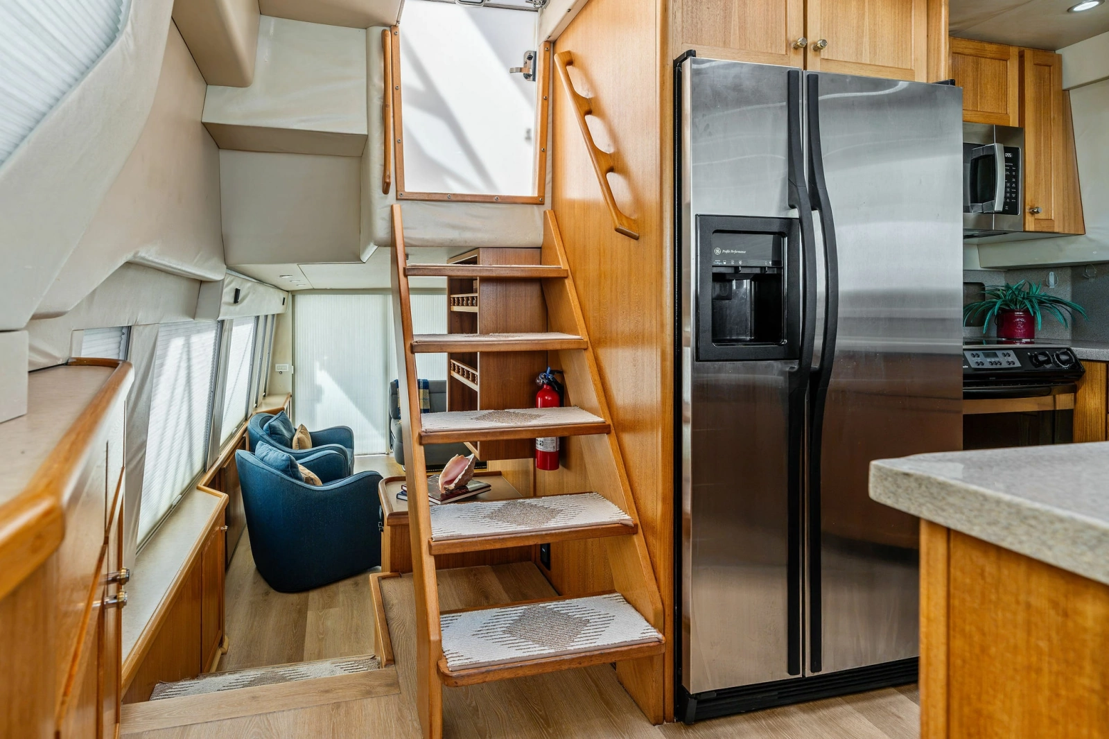 2001 Pacific Mariner 65