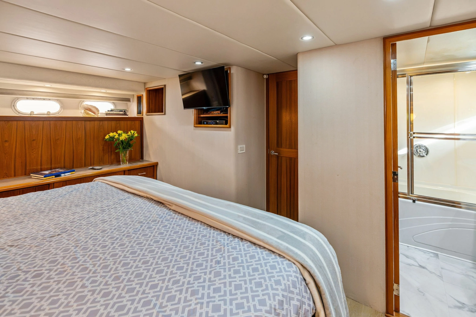 2001 Pacific Mariner 65