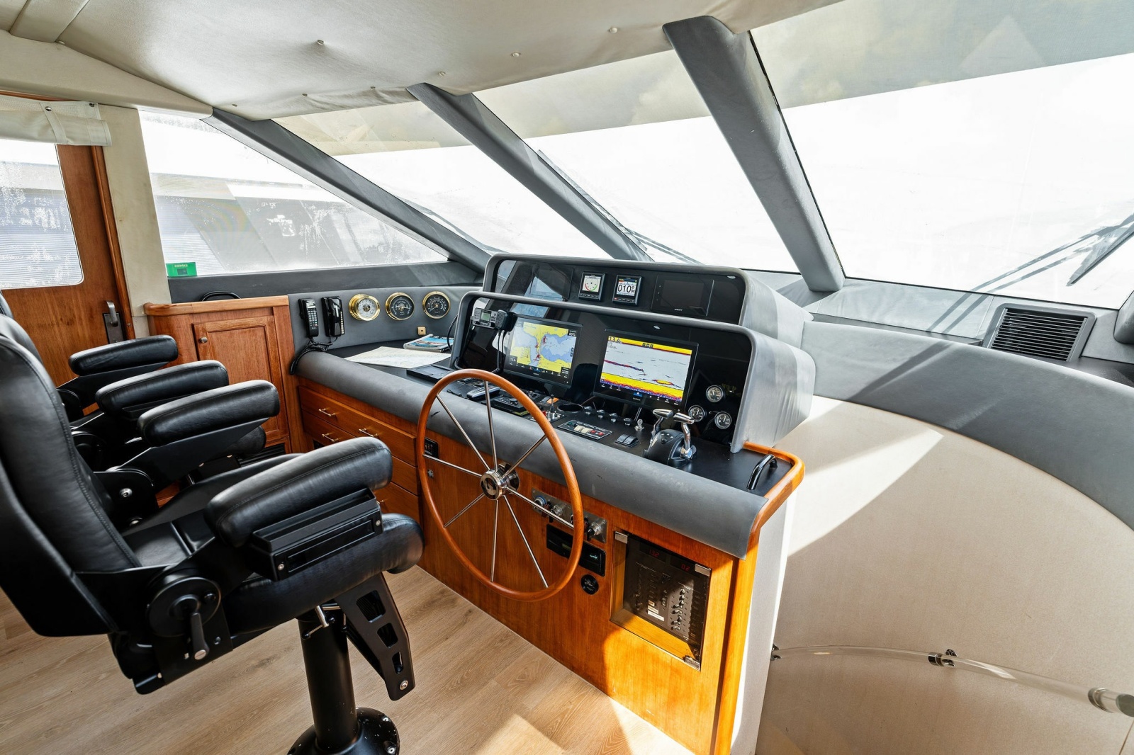 2001 Pacific Mariner 65 — Lucky Lucky