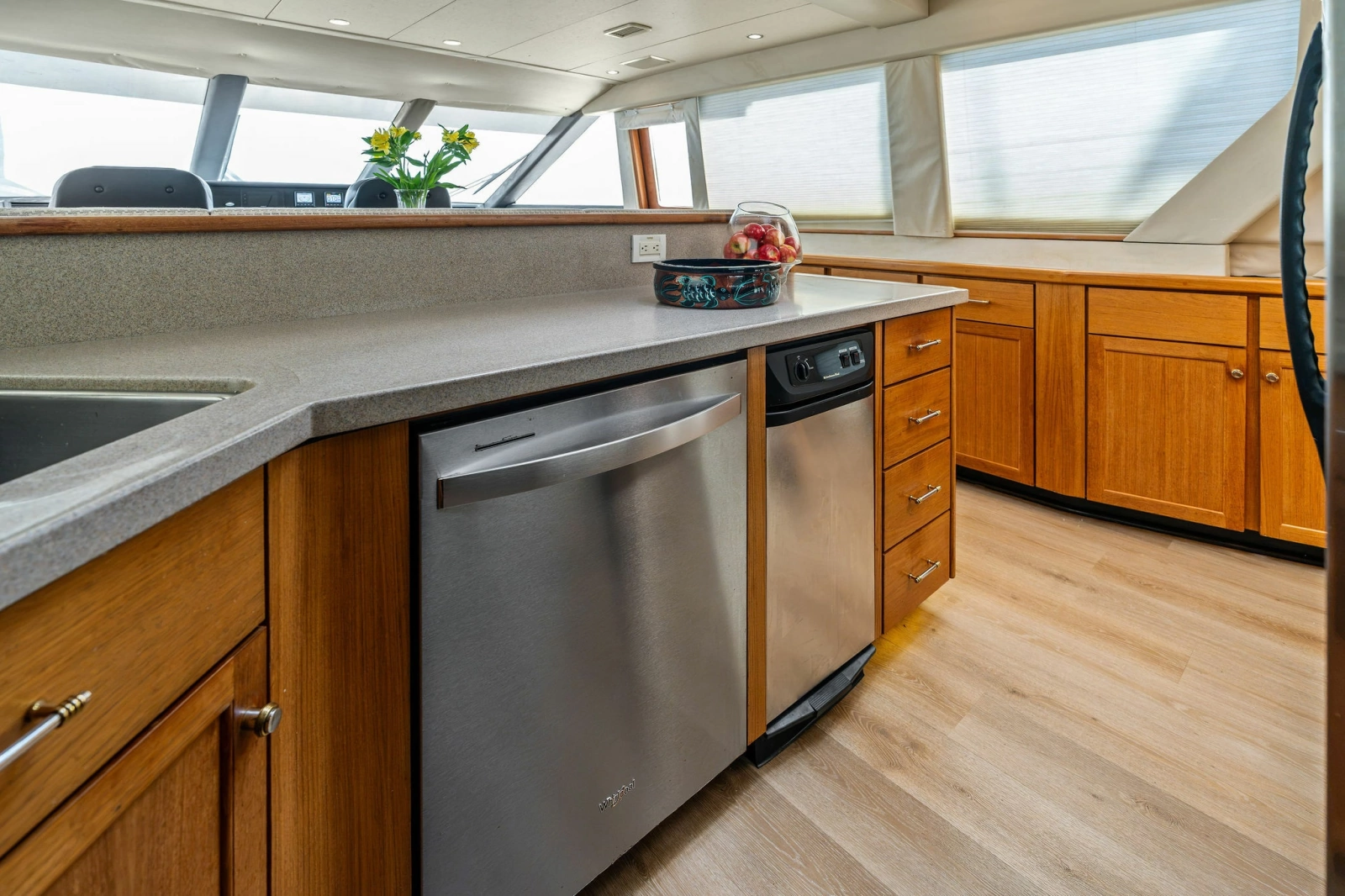 2001 Pacific Mariner 65