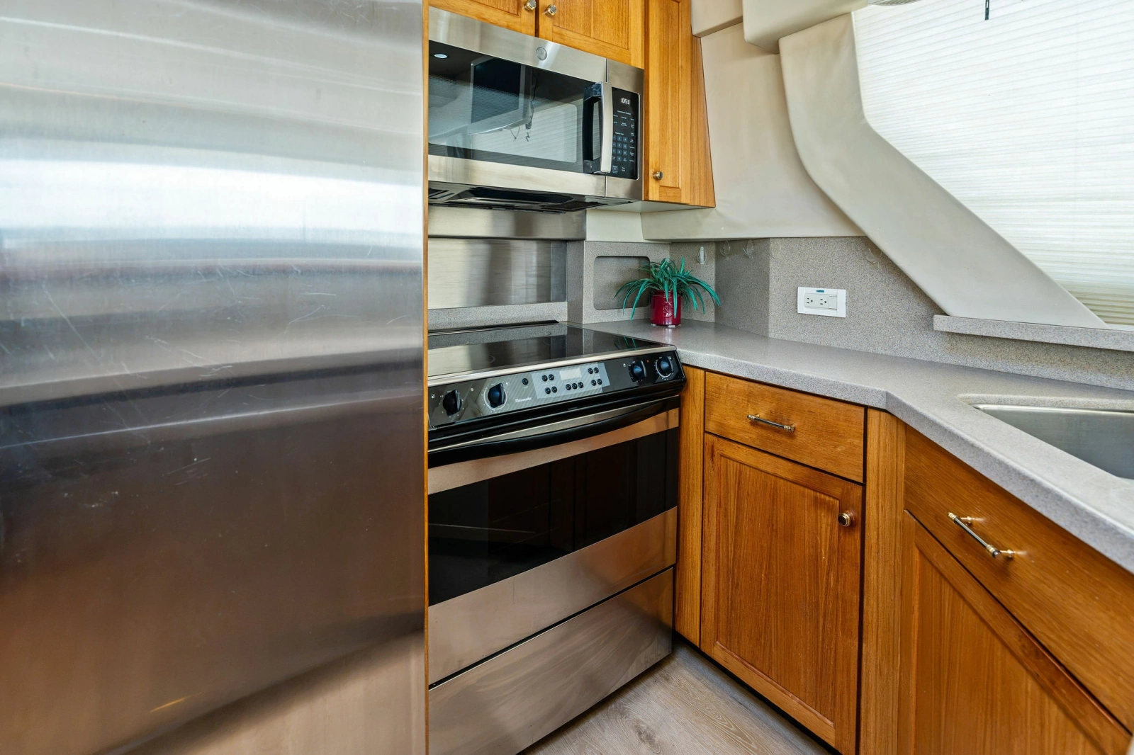 2001 Pacific Mariner 65