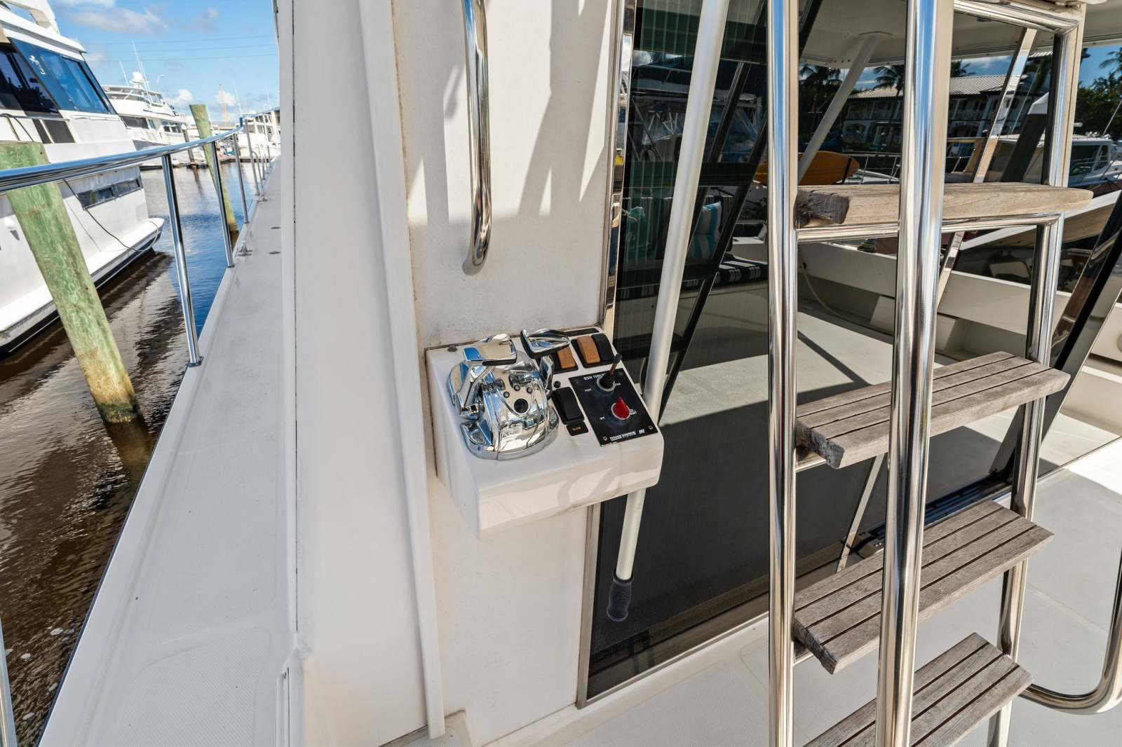2001 Pacific Mariner 65 — Lucky Lucky