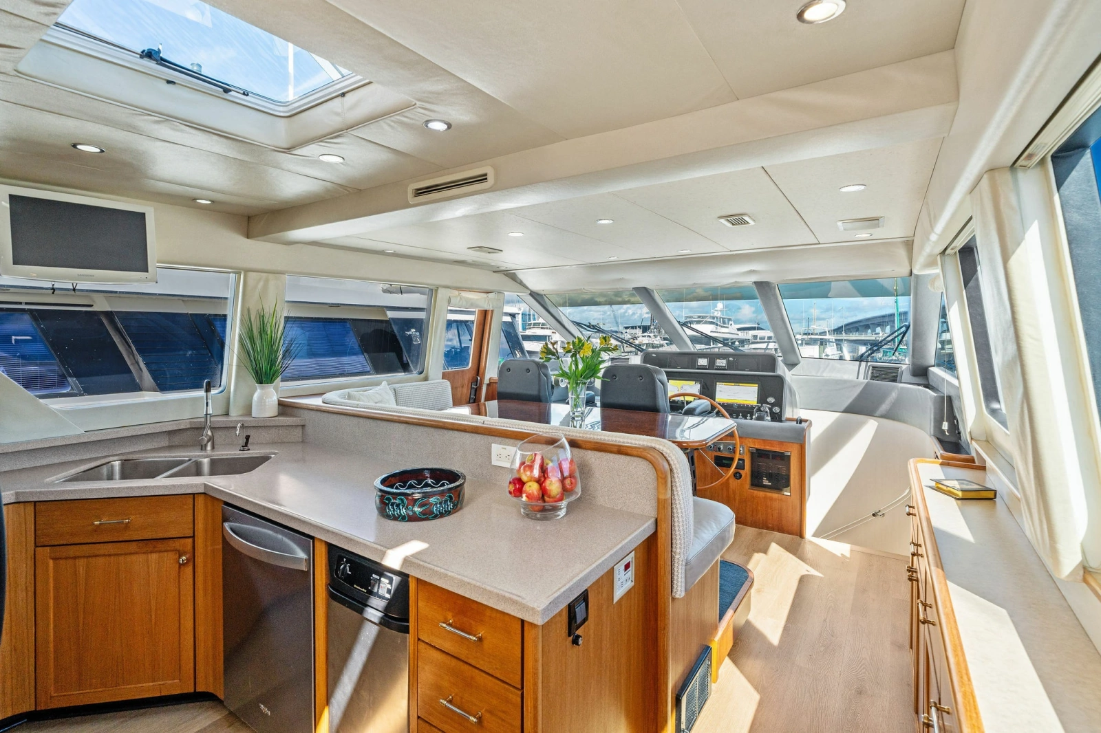 2001 Pacific Mariner 65