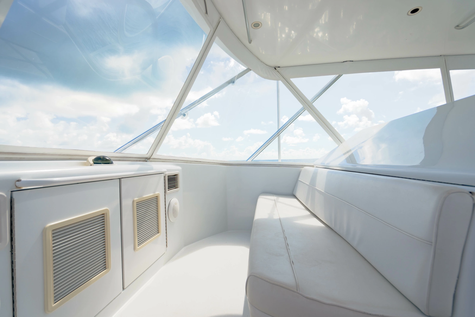 2004 Hatteras 54 Convertible