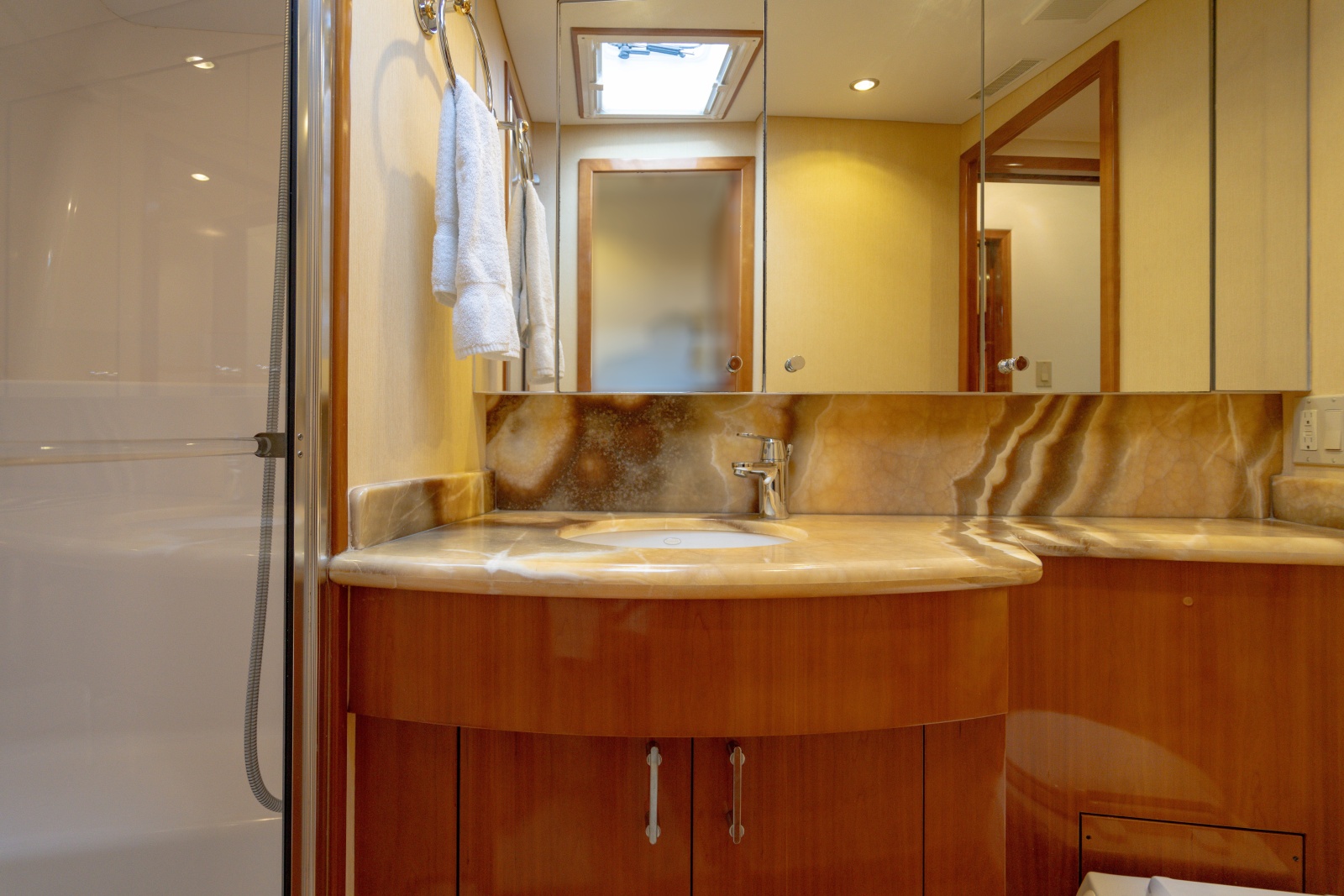 2004 Hatteras 54 Convertible — Knot So Fast