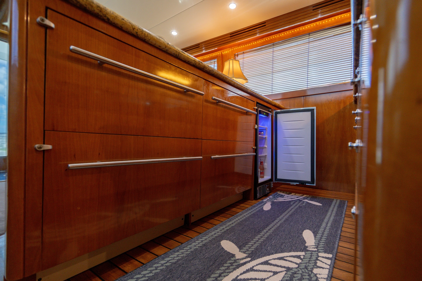 2004 Hatteras 54 Convertible