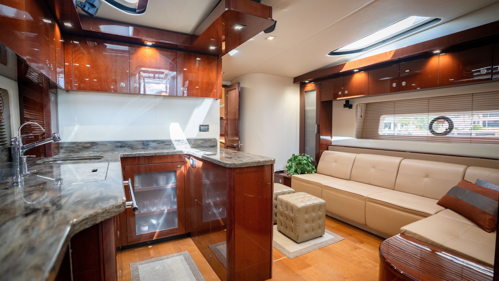 2012 Sea Ray 580 Sundancer