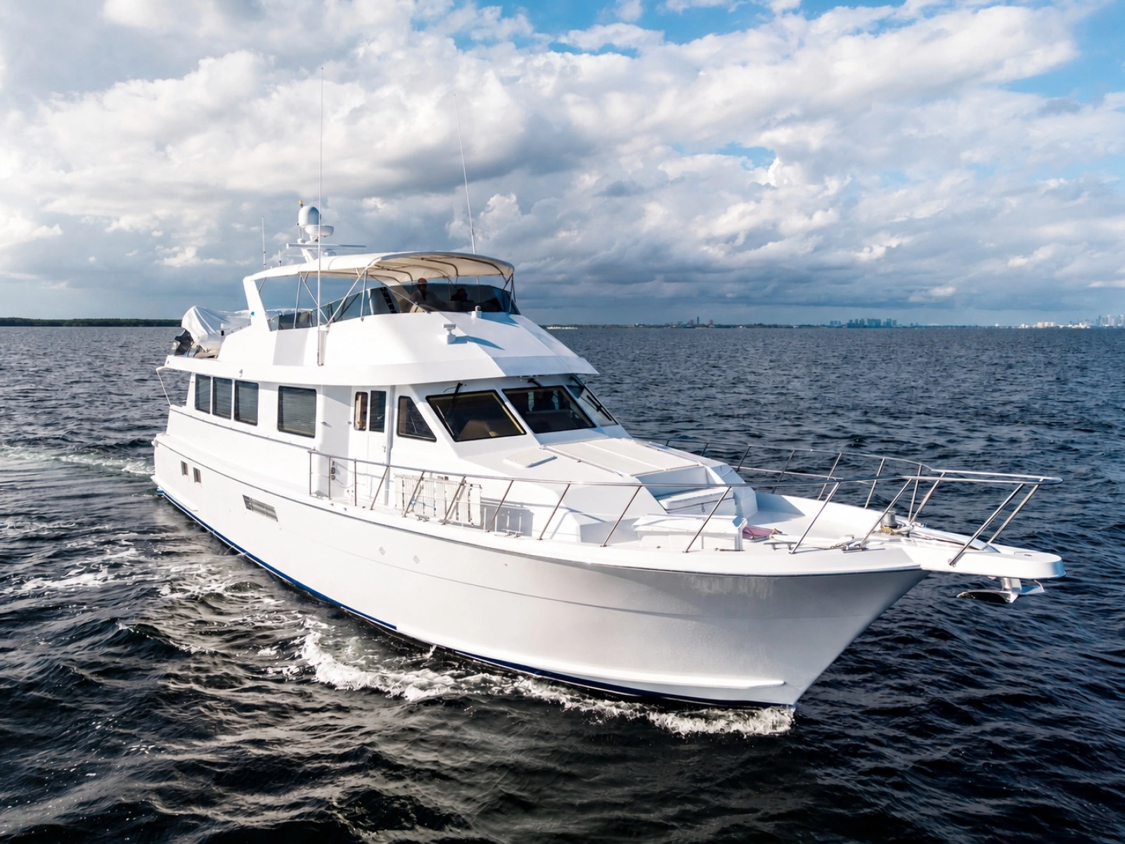 2000 Hatteras Cockpit Motoryacht