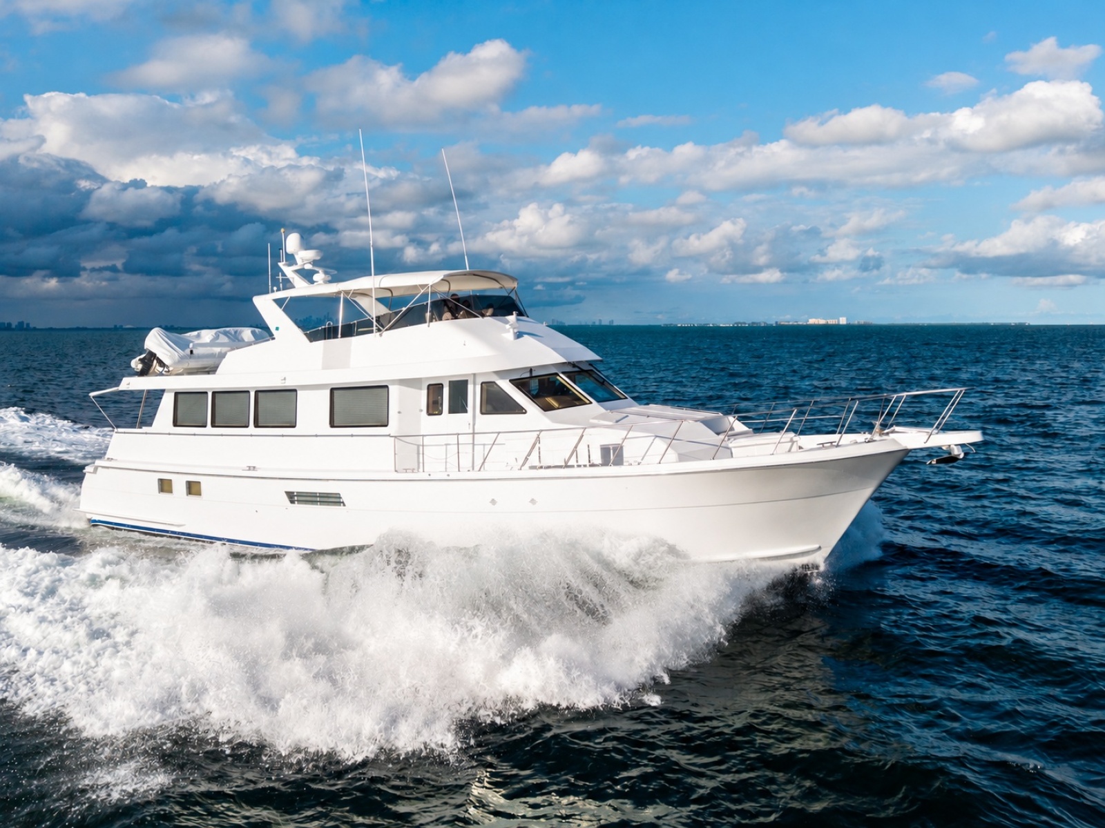 2000 Hatteras Cockpit Motoryacht