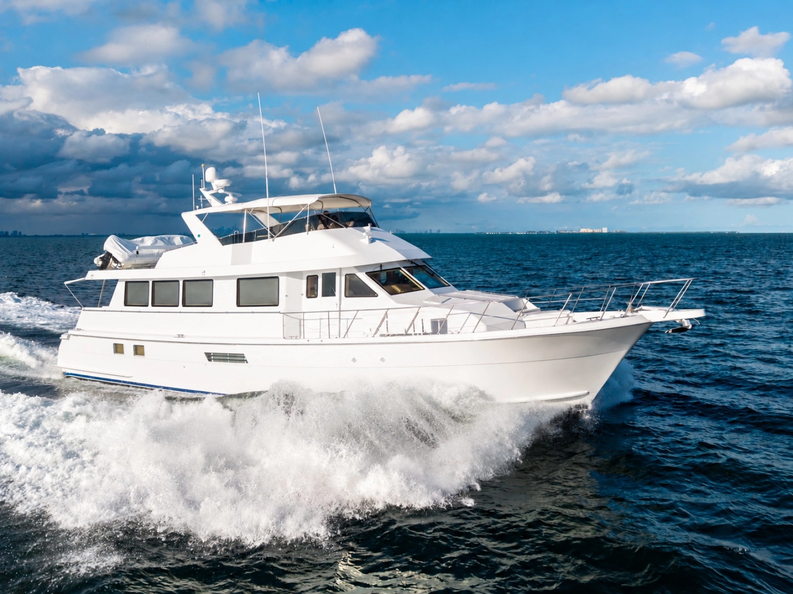 2000 Hatteras Cockpit Motoryacht