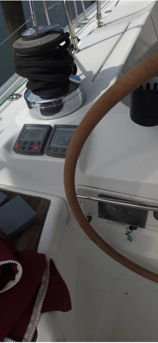 2005 Beneteau 