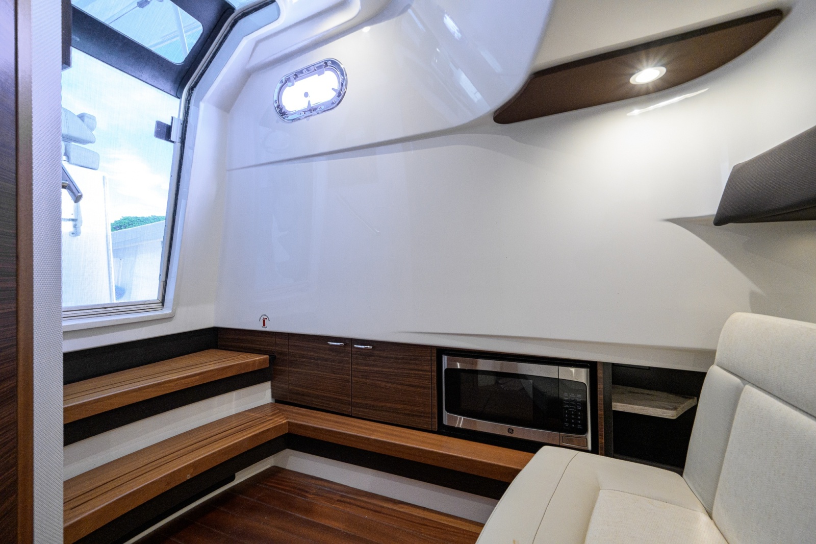 2020 Pursuit S 368 Sport