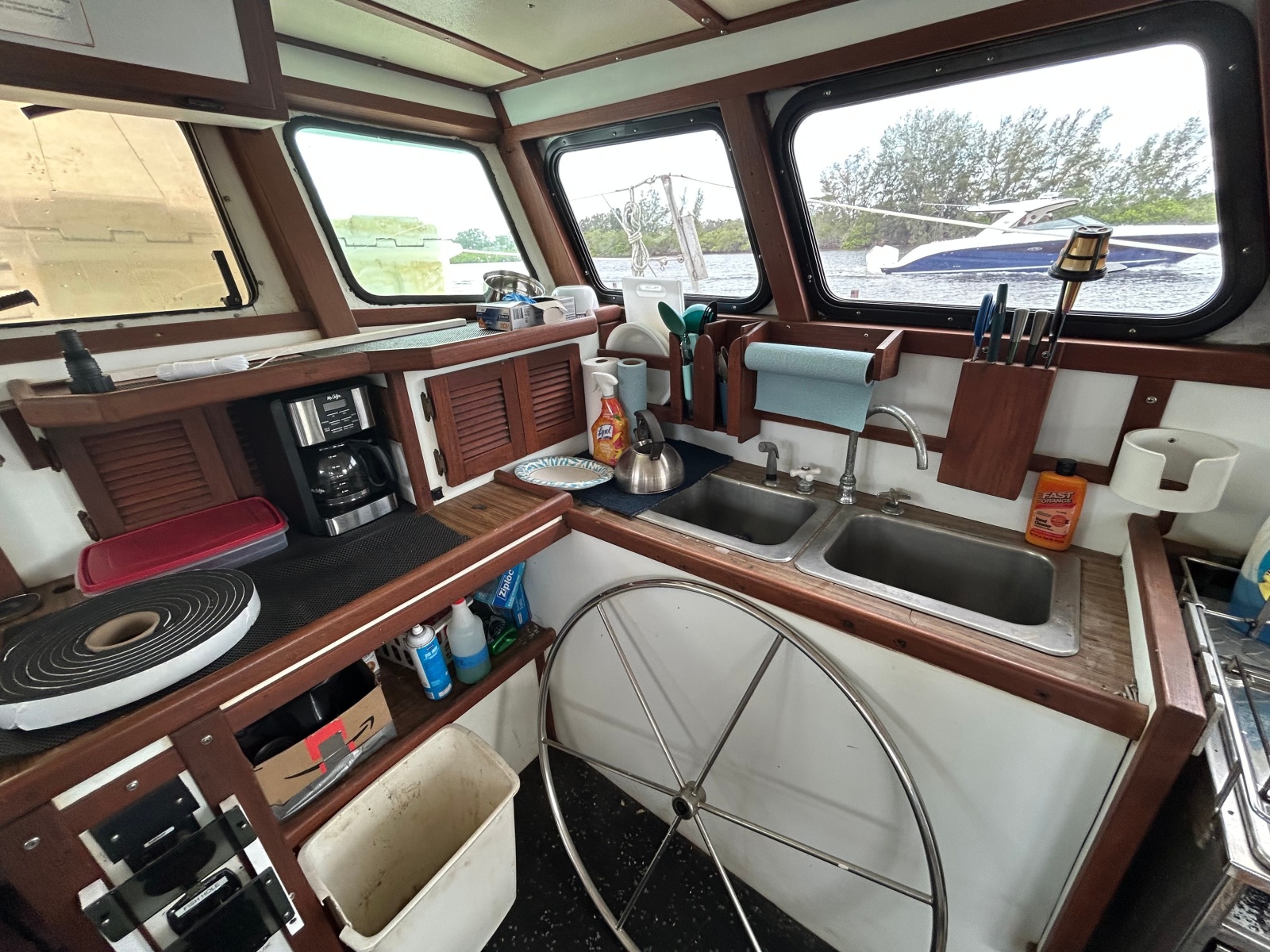1990 Custom 57 Fishing — Viking Freedom