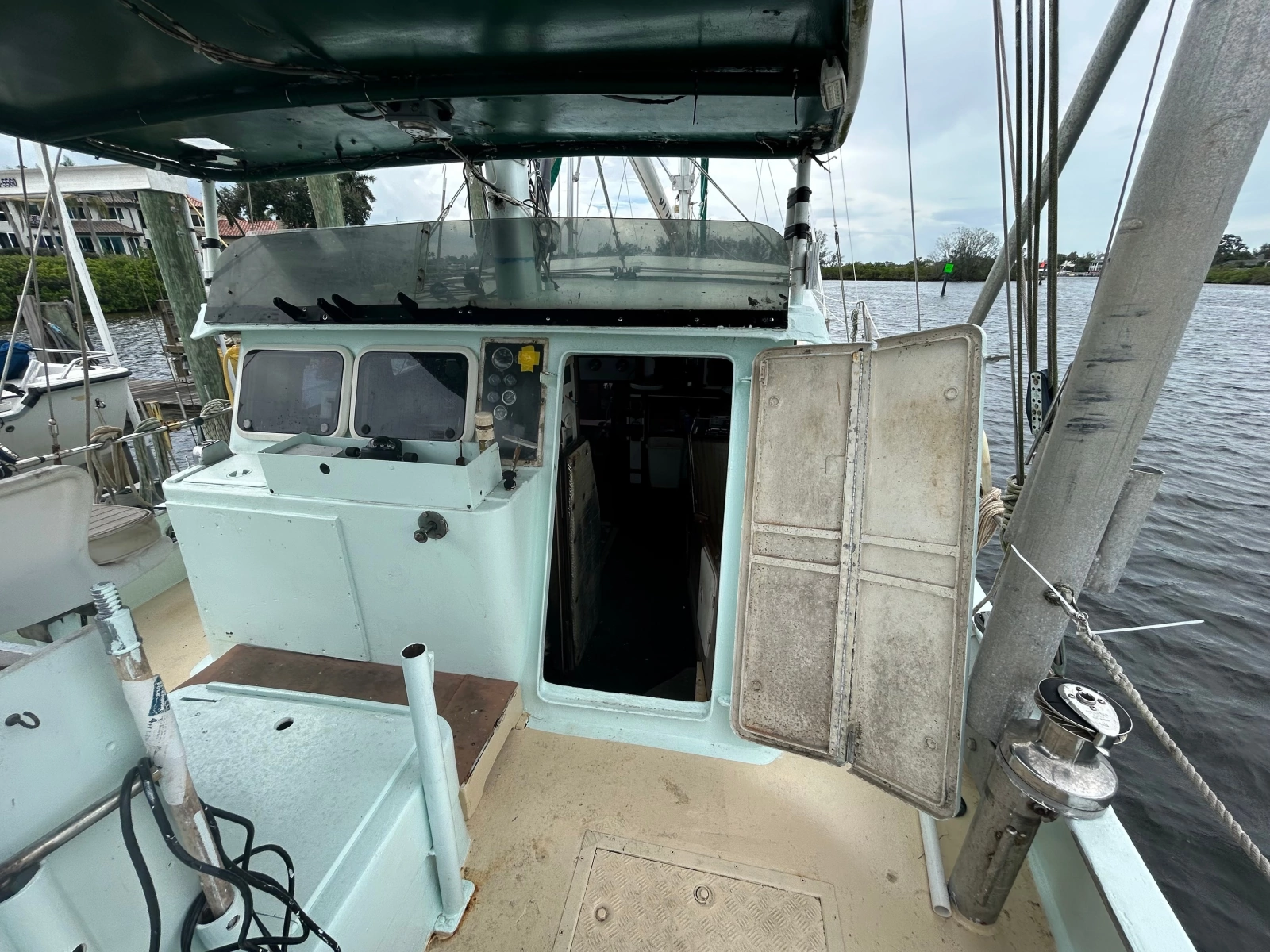 1990 Custom 57 Fishing
