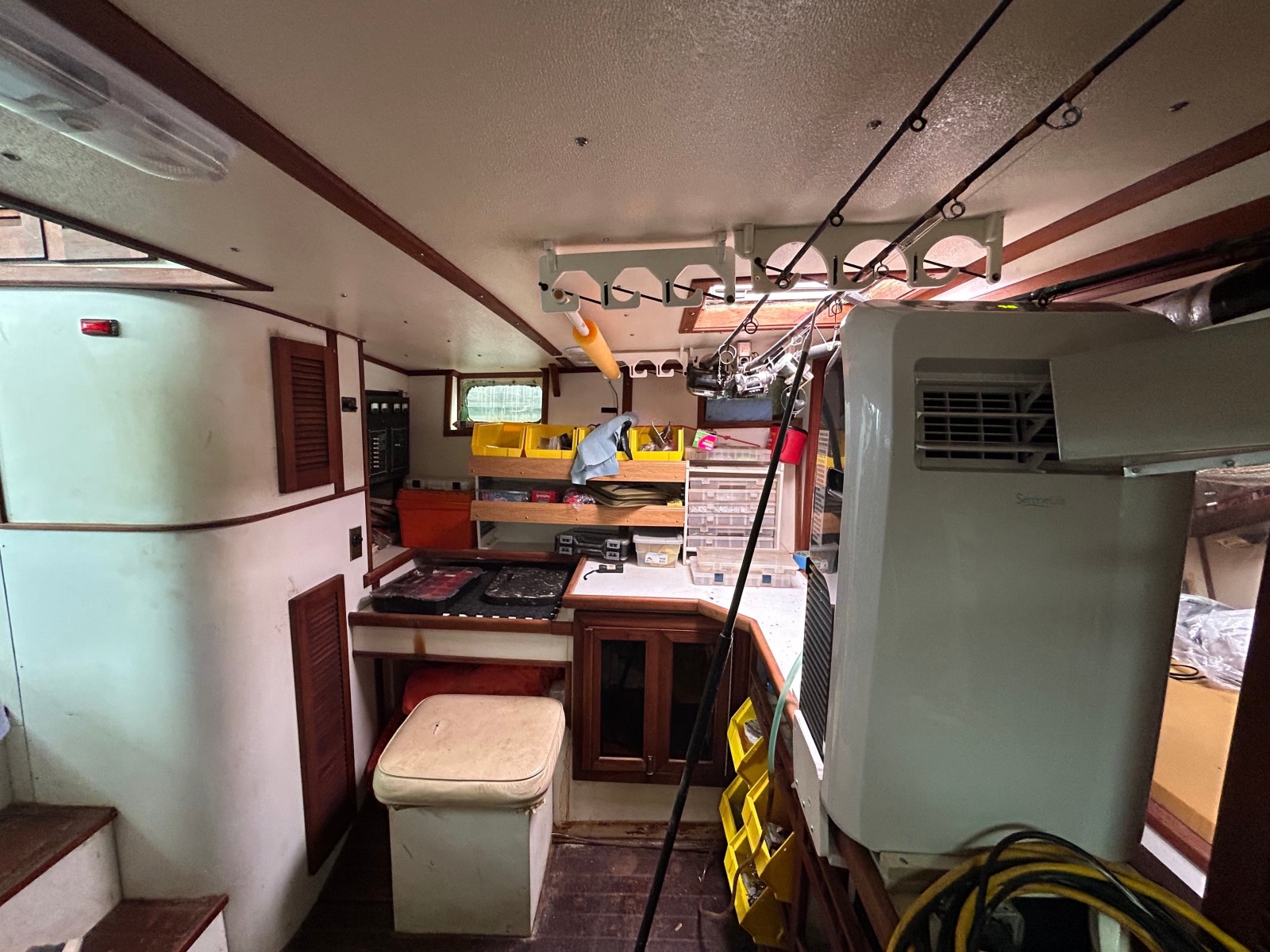 1990 Custom 57 Fishing — Viking Freedom