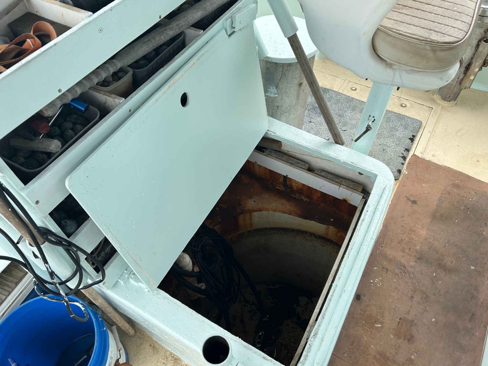 1990 Custom 57 Fishing — Viking Freedom