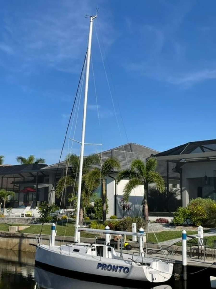 2022 J Boats J9