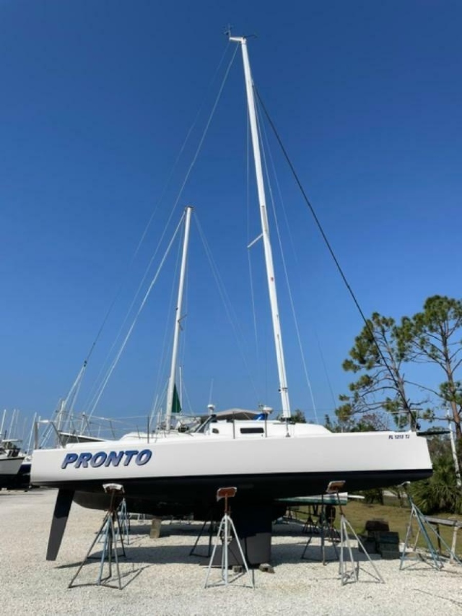 2022 J Boats J9