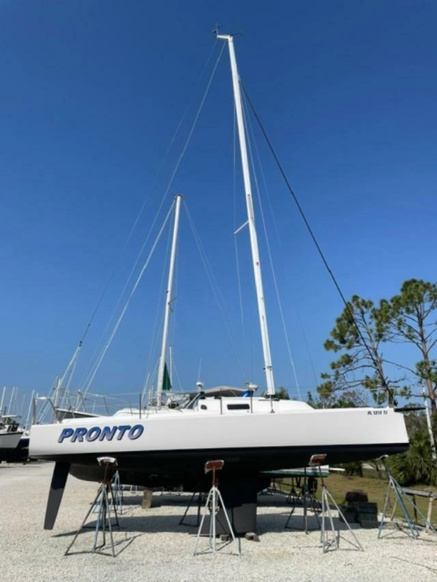 2022 J Boats J9