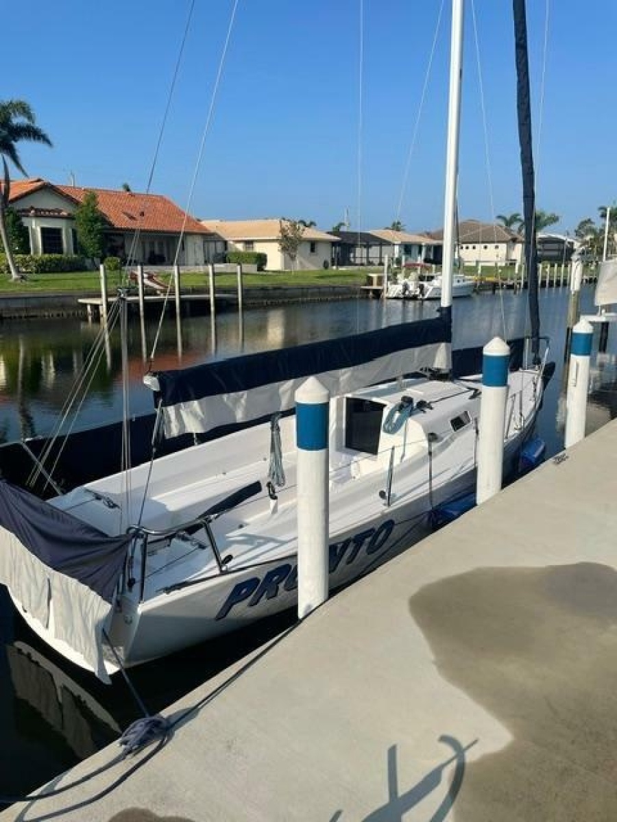 2022 J Boats J9