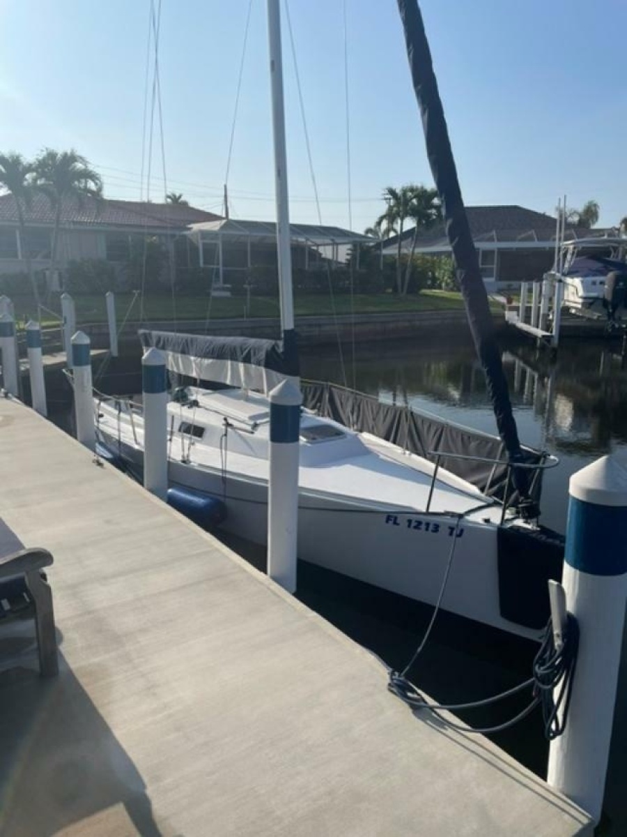 2022 J Boats J9