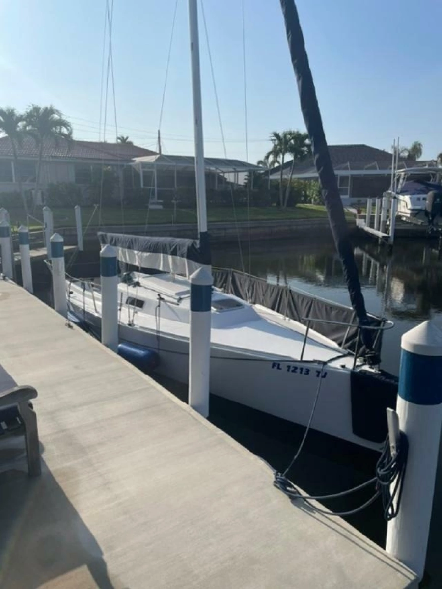2022 J Boats J9