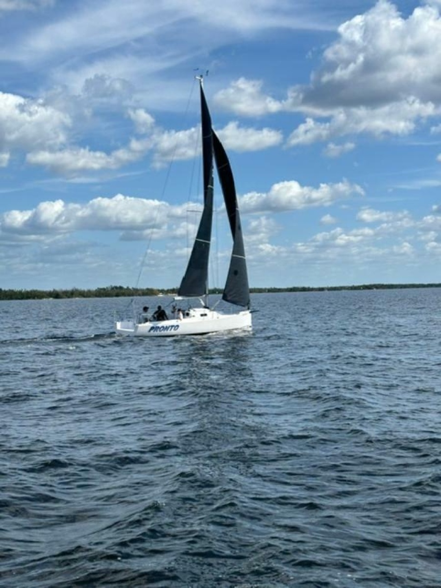 2022 J Boats J9