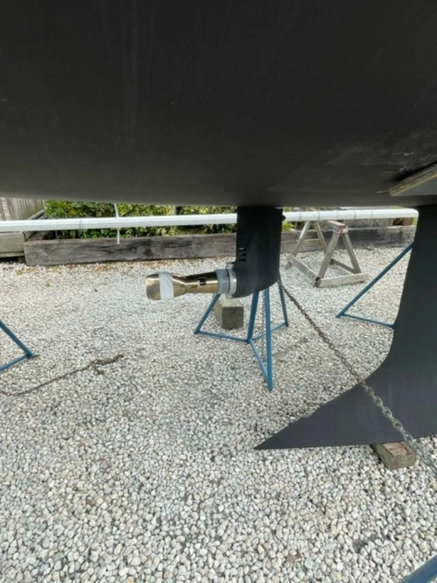 2022 J Boats J9