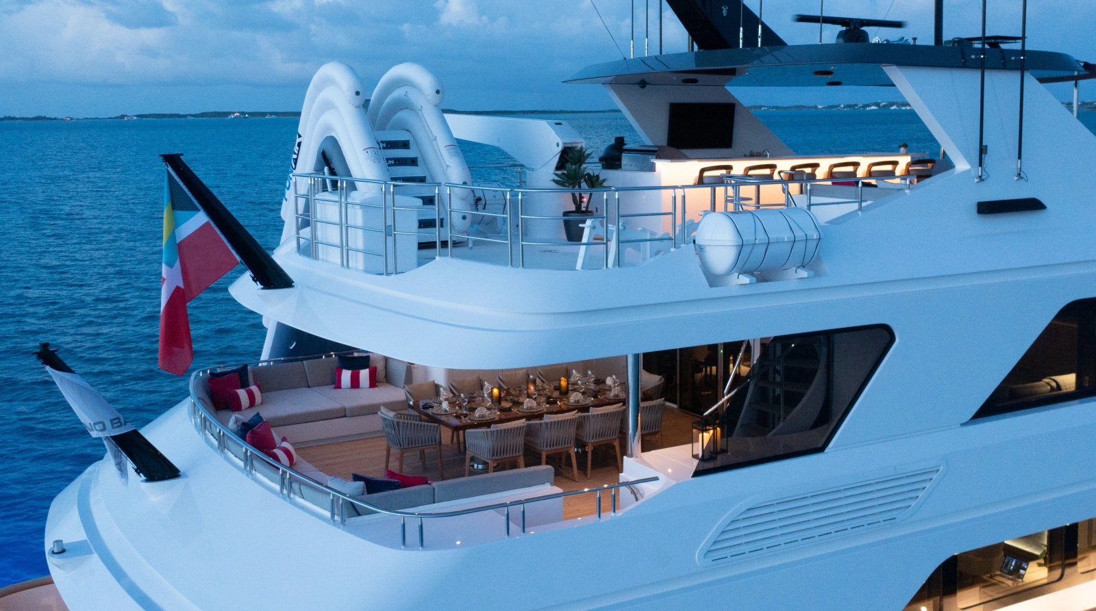 2000 Trinity Yachts 