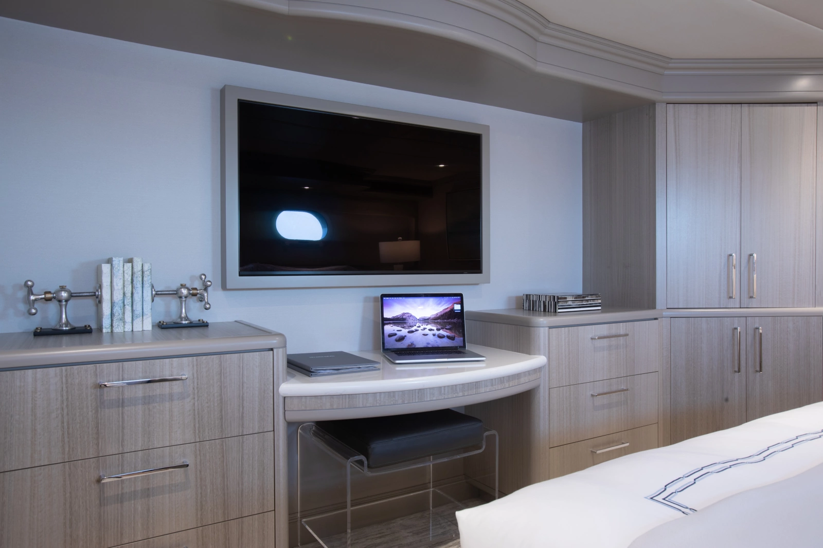 2000 Trinity Yachts 