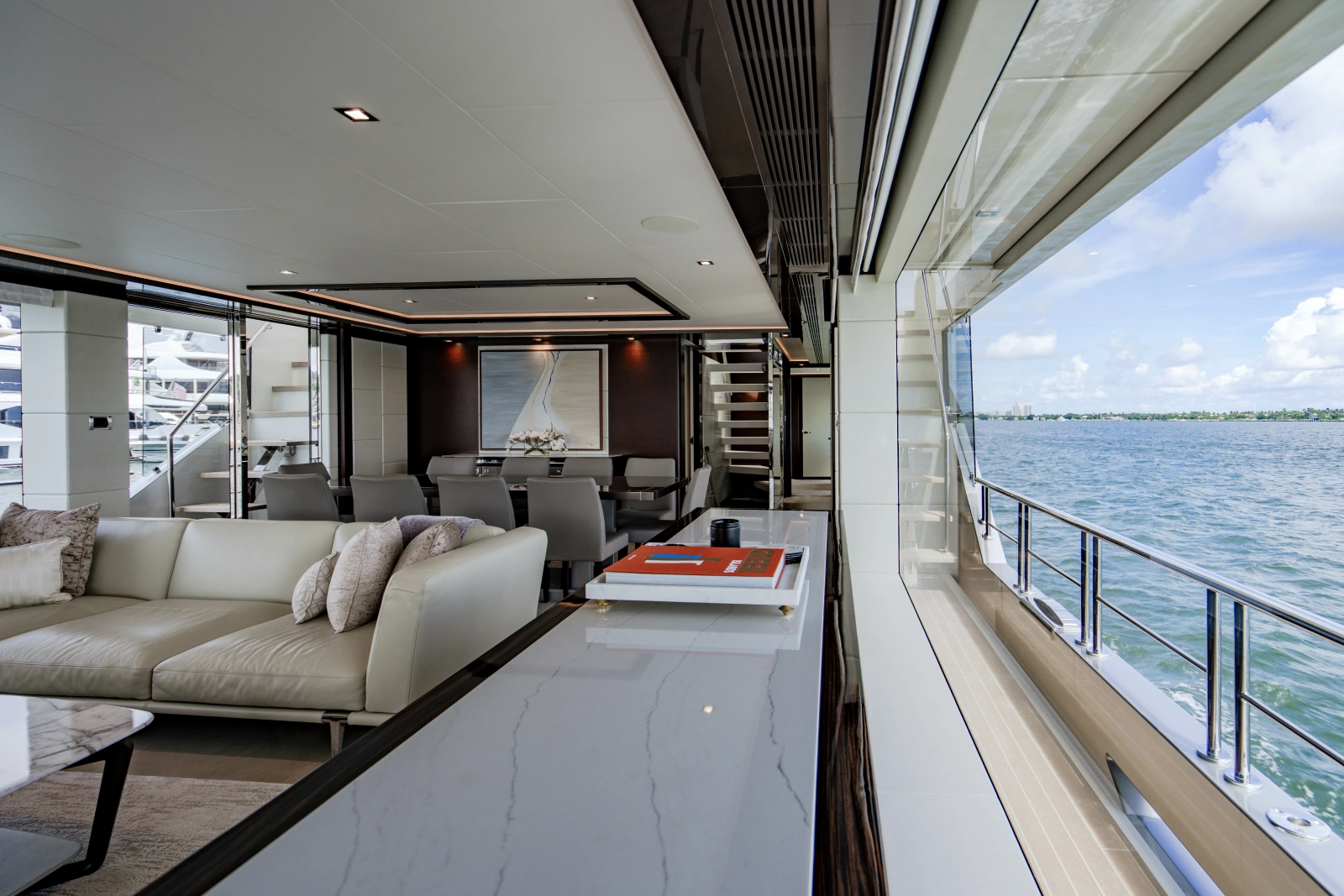 2023 Ocean Alexander 32 Explorer