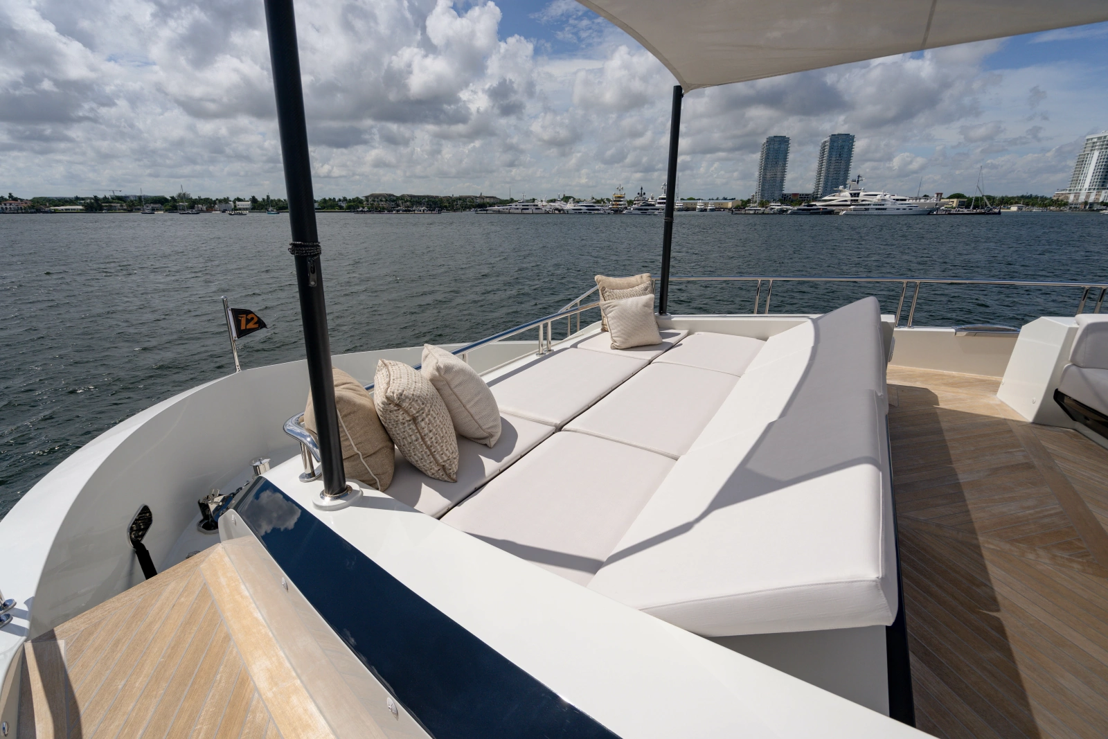 2023 Ocean Alexander 32 Explorer