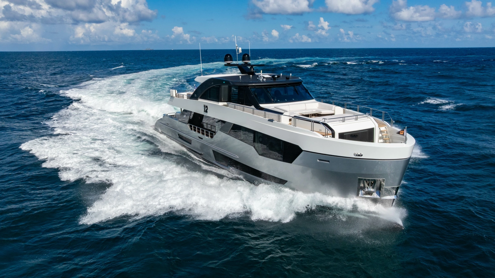 2023 Ocean Alexander 32 Explorer