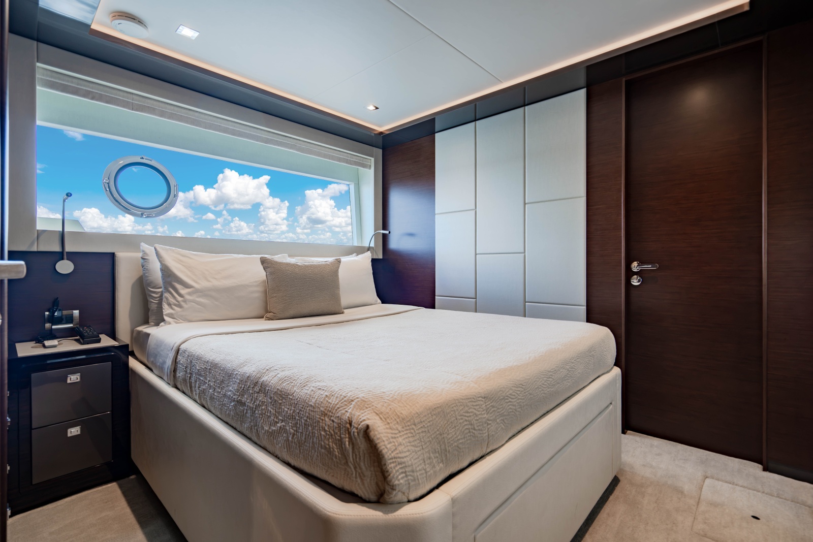 2023 Ocean Alexander 32 Explorer
