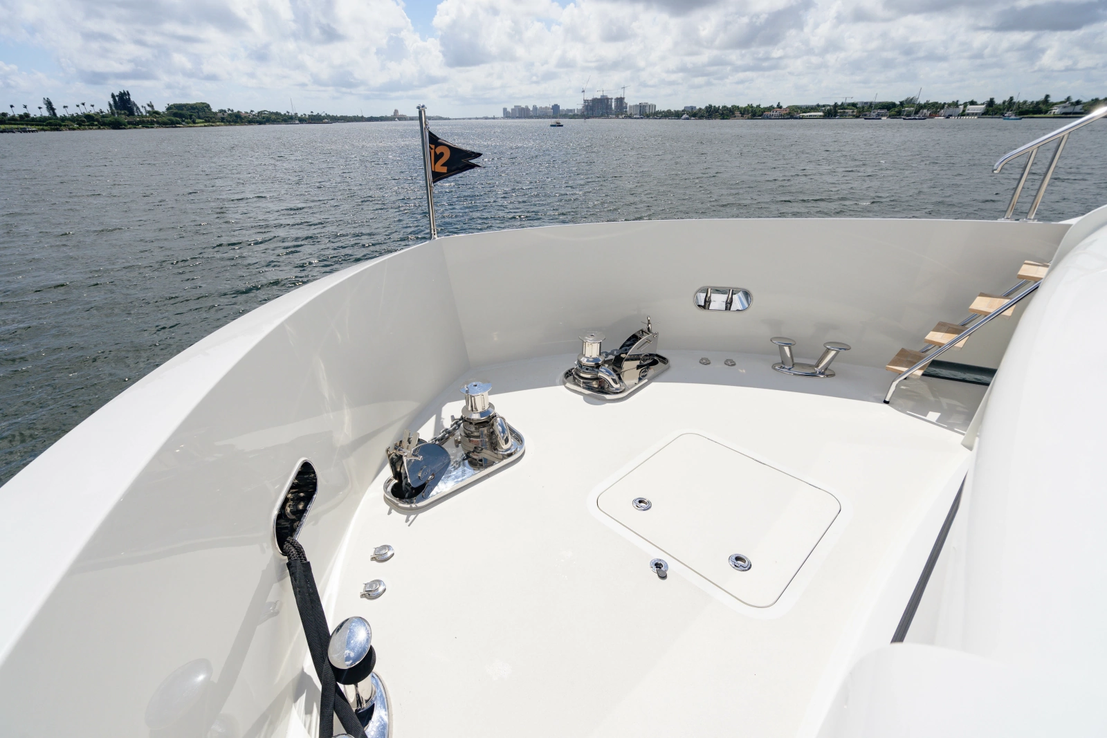 2023 Ocean Alexander 32 Explorer