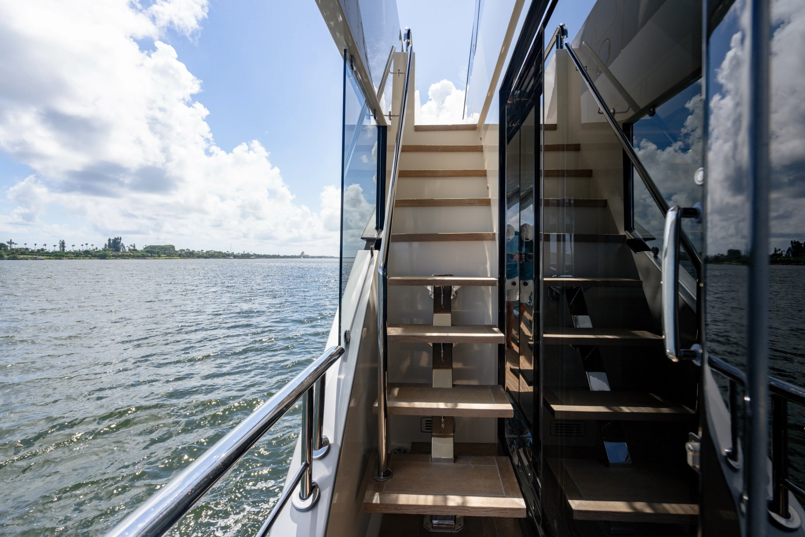 2023 Ocean Alexander 32 Explorer